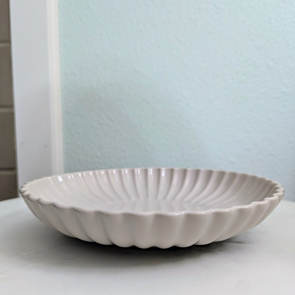 H&M Cream Fluted Stoneware Pasta/Salad Plate *